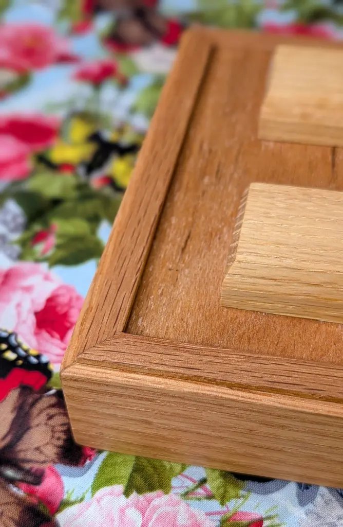 Small table tray oak natural - bottom detail.webp