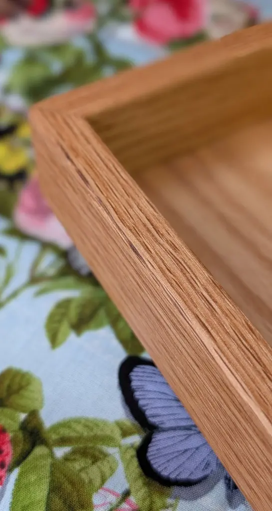 Small table tray oak natural corner detail 4.webp