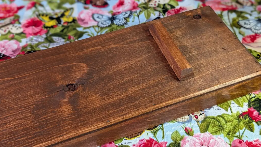 Rustic Long Table Tray Pine Red Mahogany bottom detail 3.webp