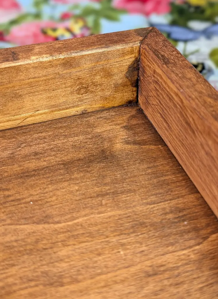 Rustic Long Table Tray Pine Red Mahogany corner detail 5.webp