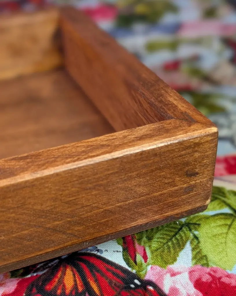 Rustic Long Table Tray Pine Red Mahogany corner detail 4.webp