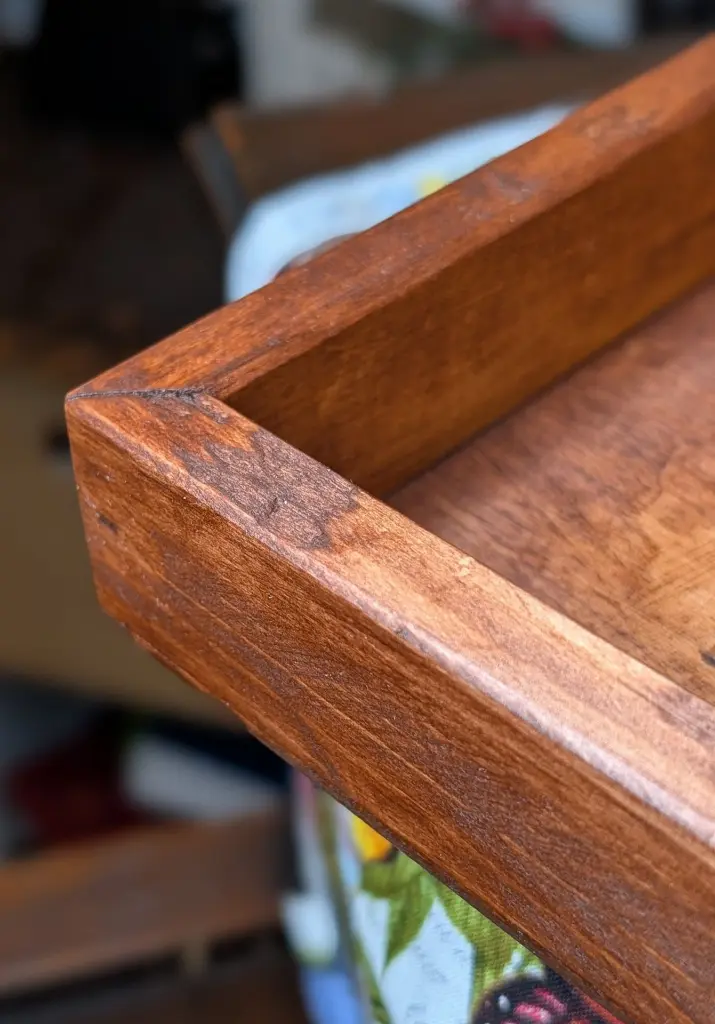 Rustic Long Table Tray Pine Red Mahogany corner detail 6.webp