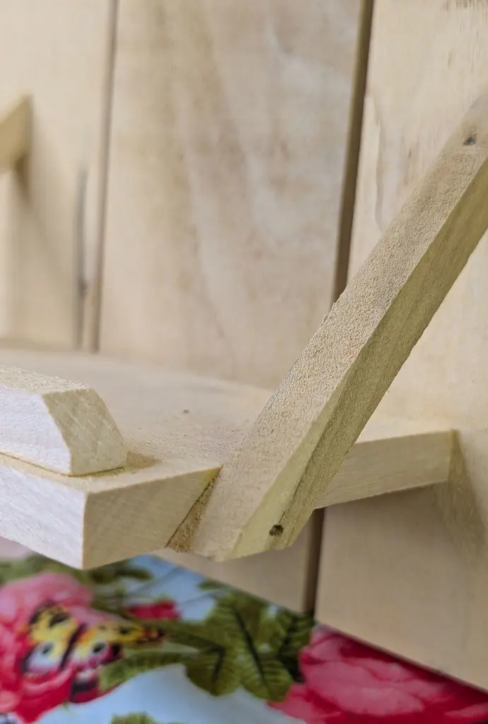 Reclaimed Light Duty Shelf Natural shelf detail 2.webp