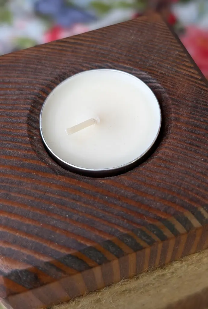 Tealight candle pillar set Pine and Jute Red Mahogany detail 7.webp